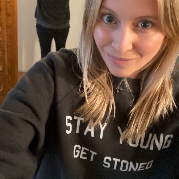 HTF Saturday School “Stay Young Get Stoned’” Graphic Print Sweatshirt Gray Sz S - Picture 11 of 15